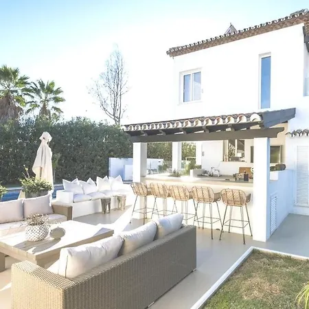 Charming Spanish Villa5 With Large Pool בית נופש *