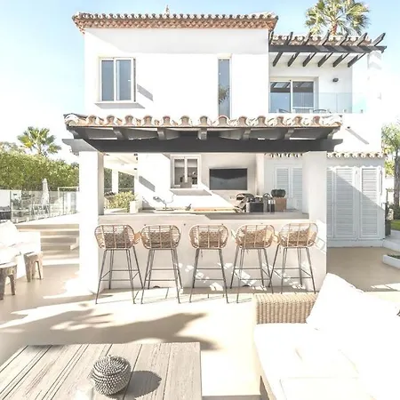 Charming Spanish Villa5 With Large Pool בית נופש מארבלה
